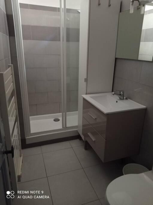 Appartement Au Coeur Du Village ซานารี-ซูร์-แมร์ ภายนอก รูปภาพ