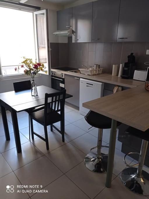 Appartement Au Coeur Du Village ซานารี-ซูร์-แมร์ ภายนอก รูปภาพ
